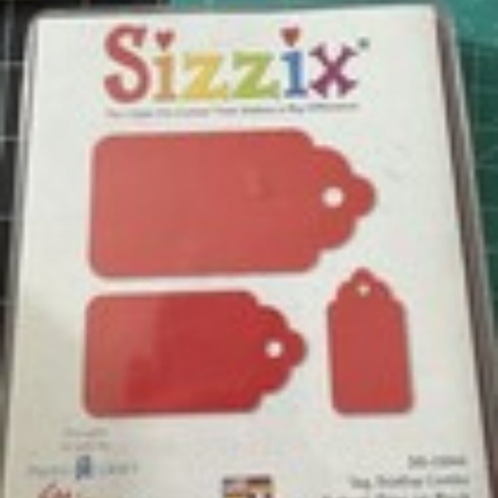 Sizzix Red Original Die Cuts 38-0944 Tags, Scallop edge